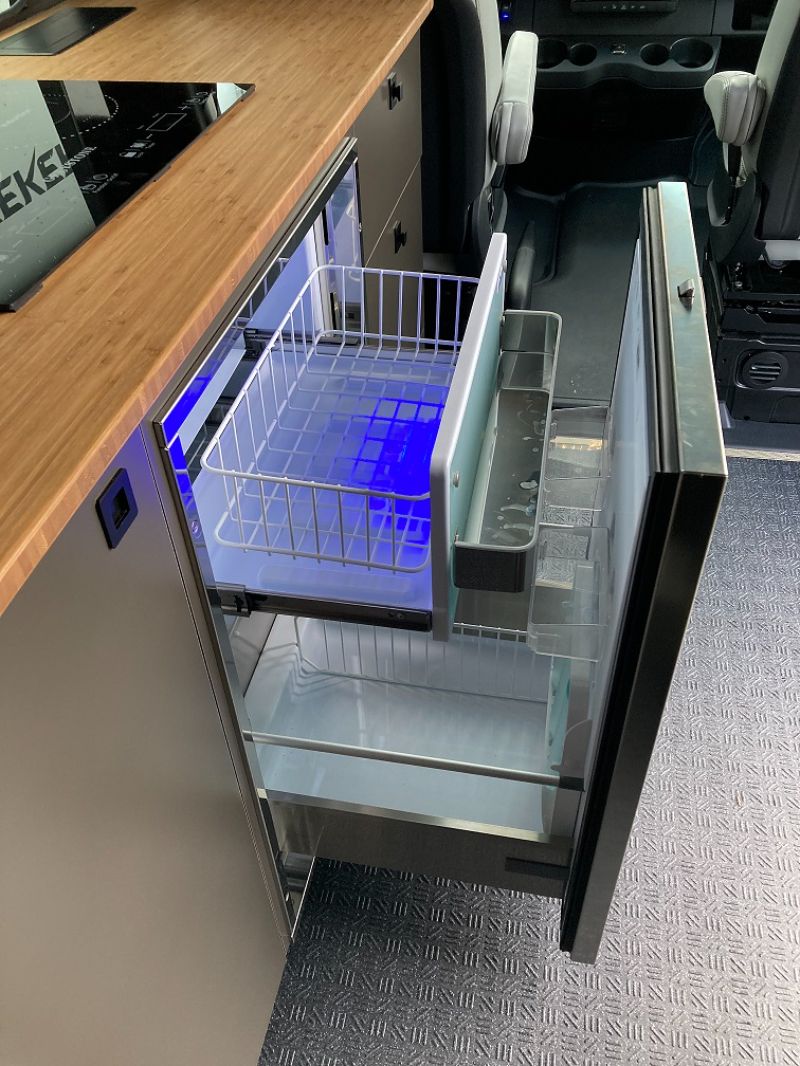 2025 27North Venture Van 170 - Image 22