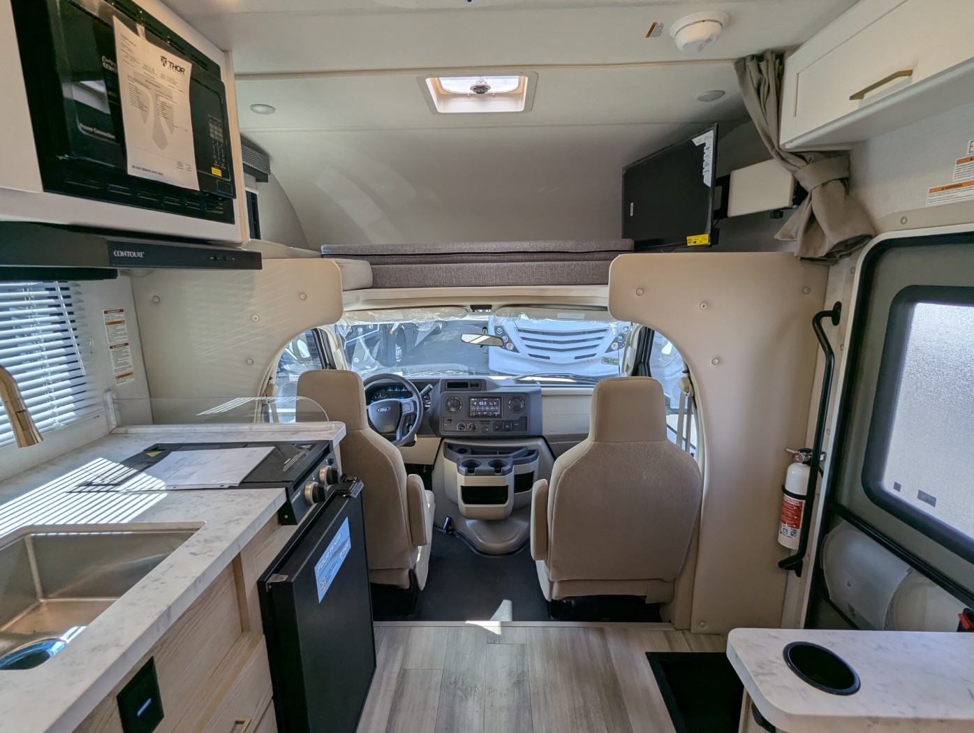2026 Thor Motor Coach Four Winds 19X - Image 18