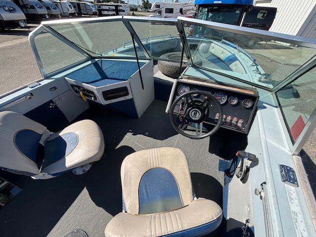 1990 CRESTLINER PHANTOM 160 - Image 9