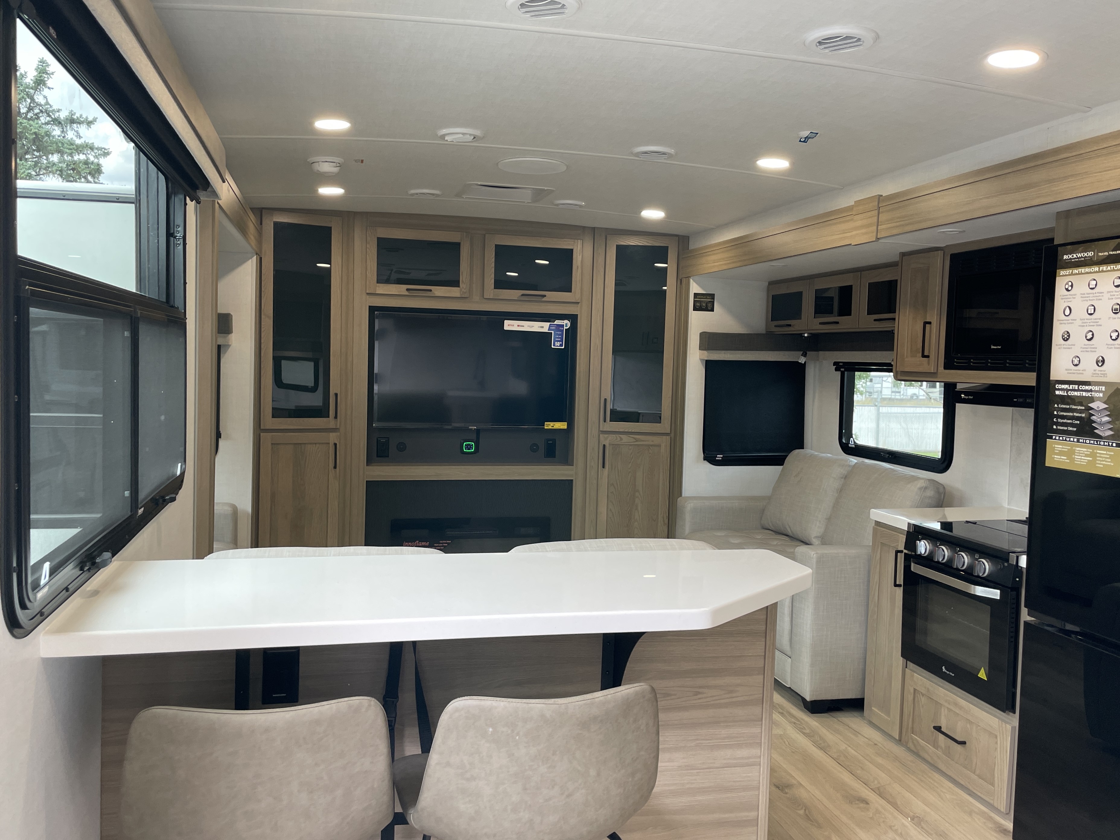 2027 Forest River Rockwood Ultra Lite 2921RL - Image 5
