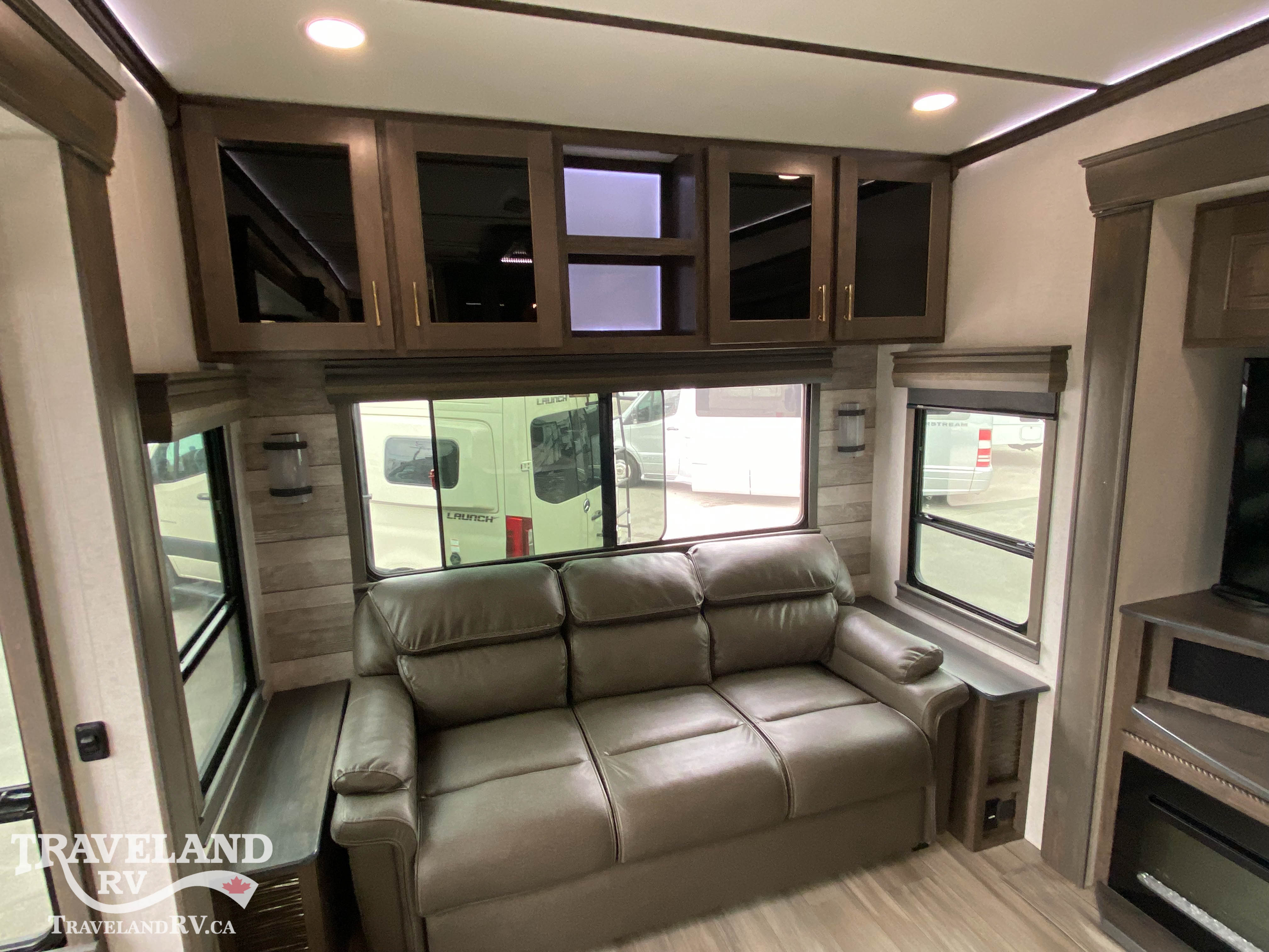 2022 Alliance RV Paradigm 310RL - Image 8