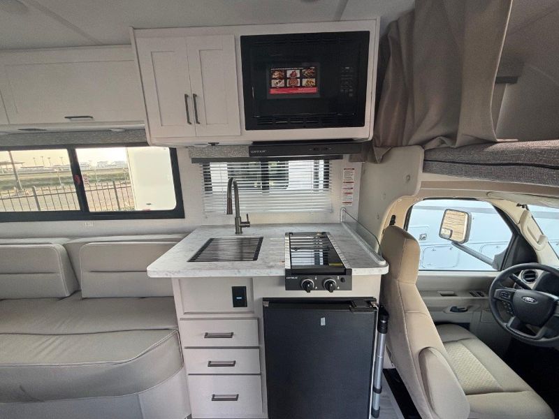 2026 Thor Motor Coach Four Winds Espec 19Z - Image 16