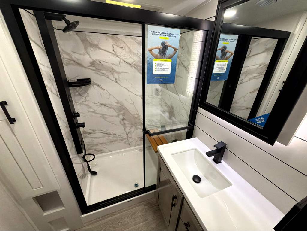 2027 JAYCO PINNACLE 32RLTS - Image 27