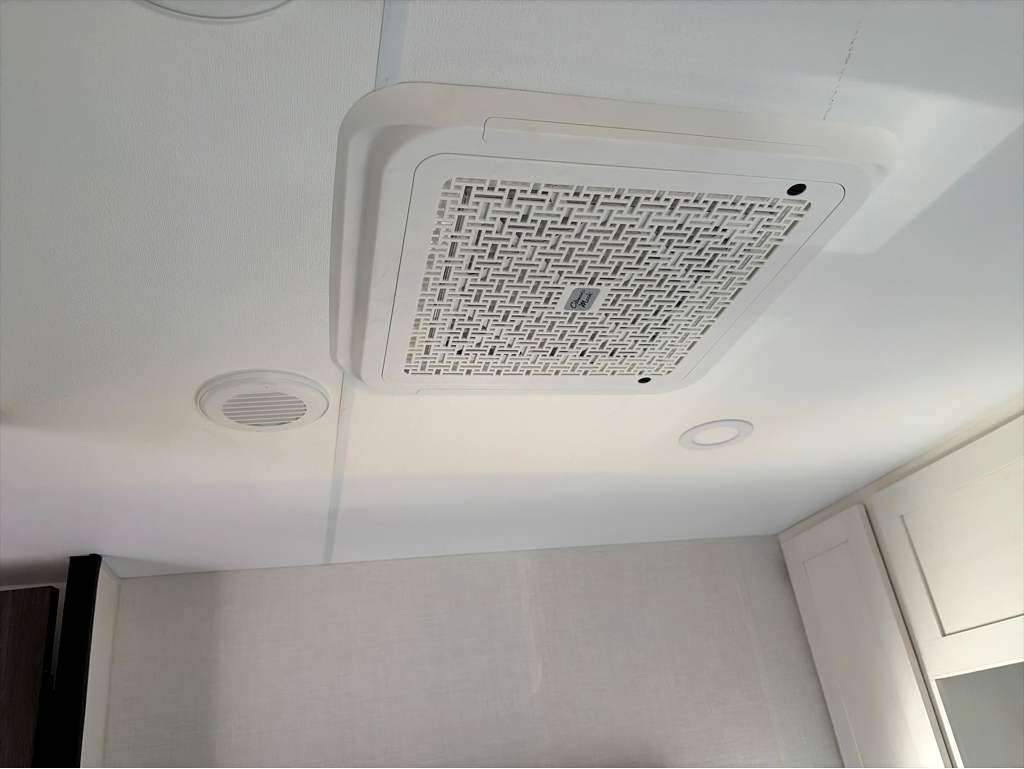 2027 VENTURE RV SIENNA 251VRB - Image 22