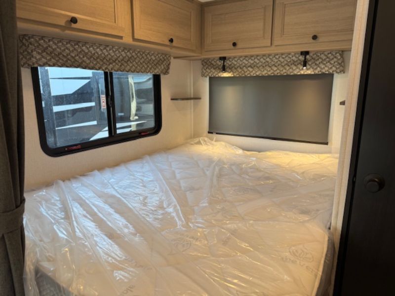 2026 Forest River Sunseeker LE 2350LEF - Image 11