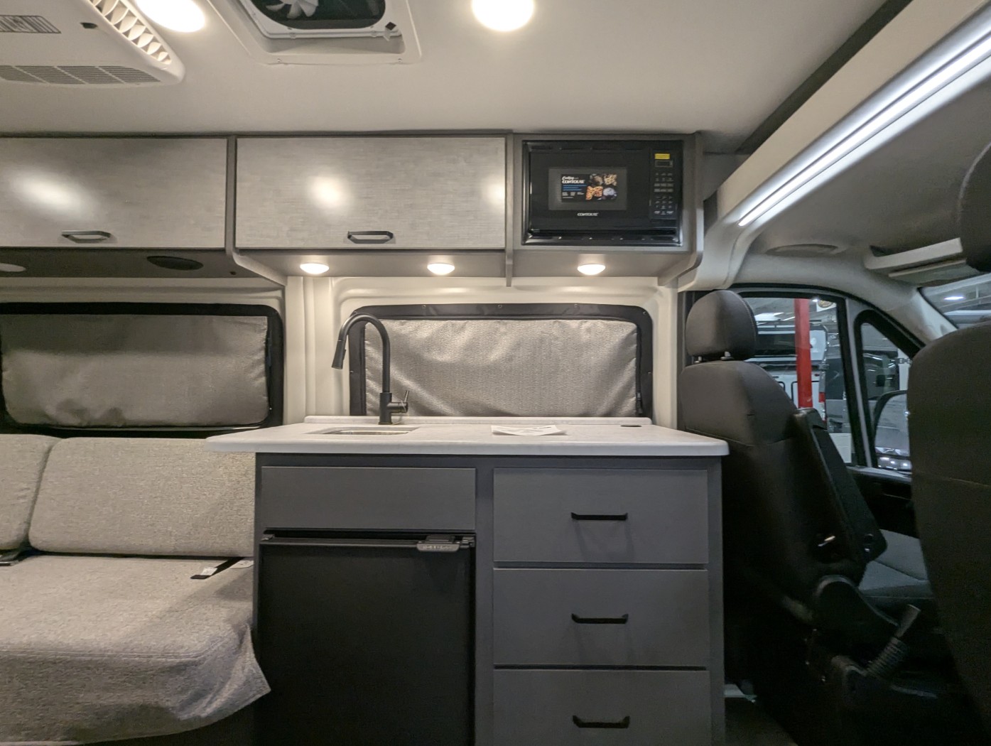 2026 Thor Motor Coach Tellaro 20LS - Image 11