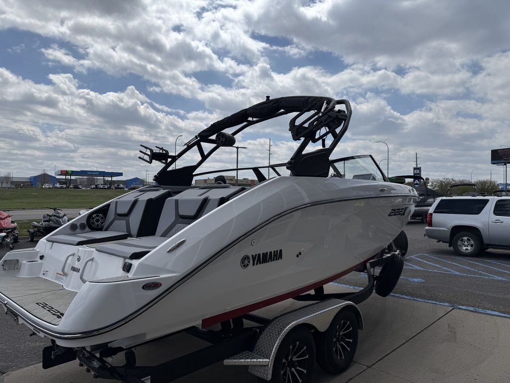2026 Yamaha Boats 222XD - Image 7
