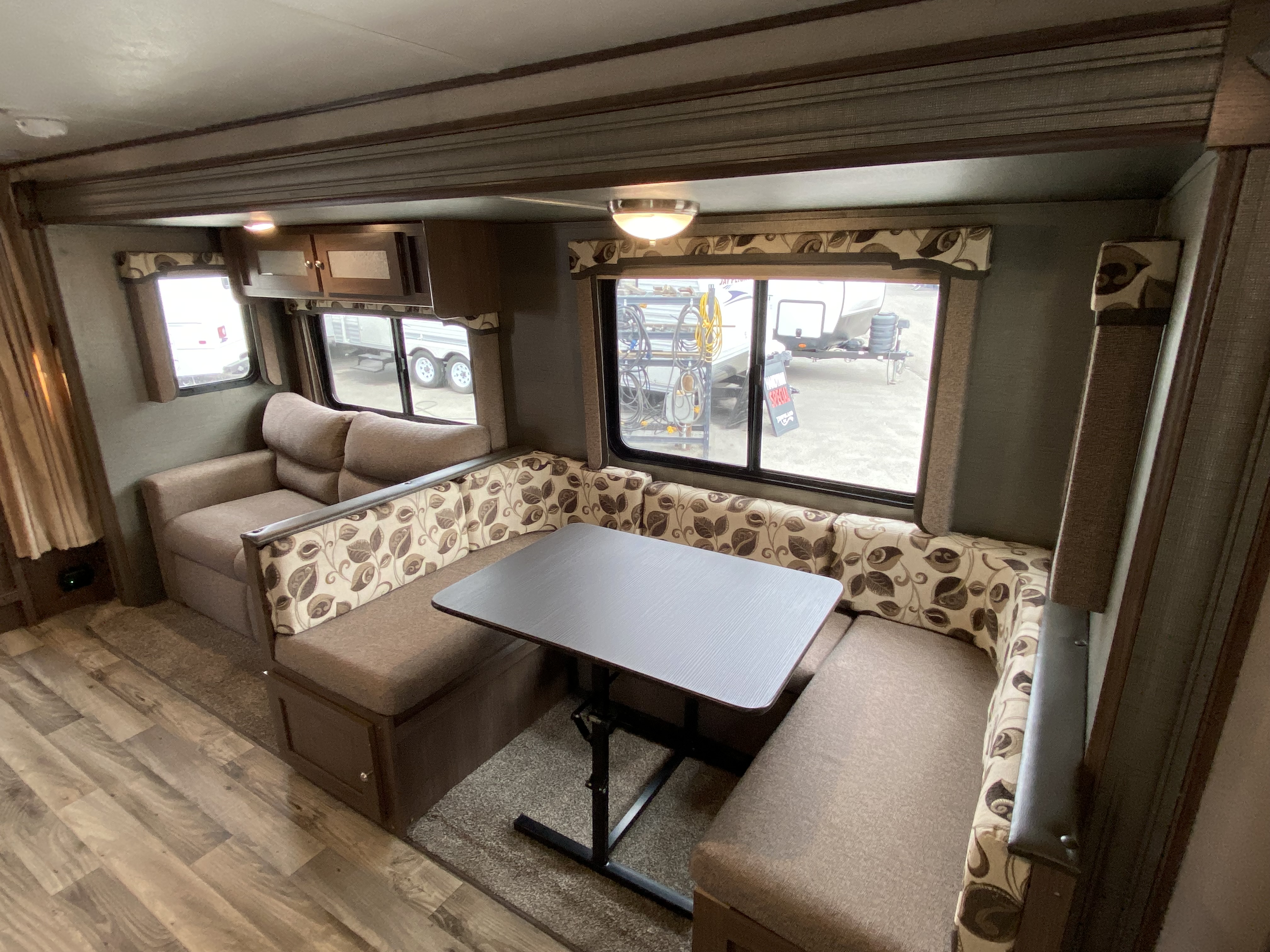 2019 KEYSTONE HIDEOUT 29BHS - Image 7