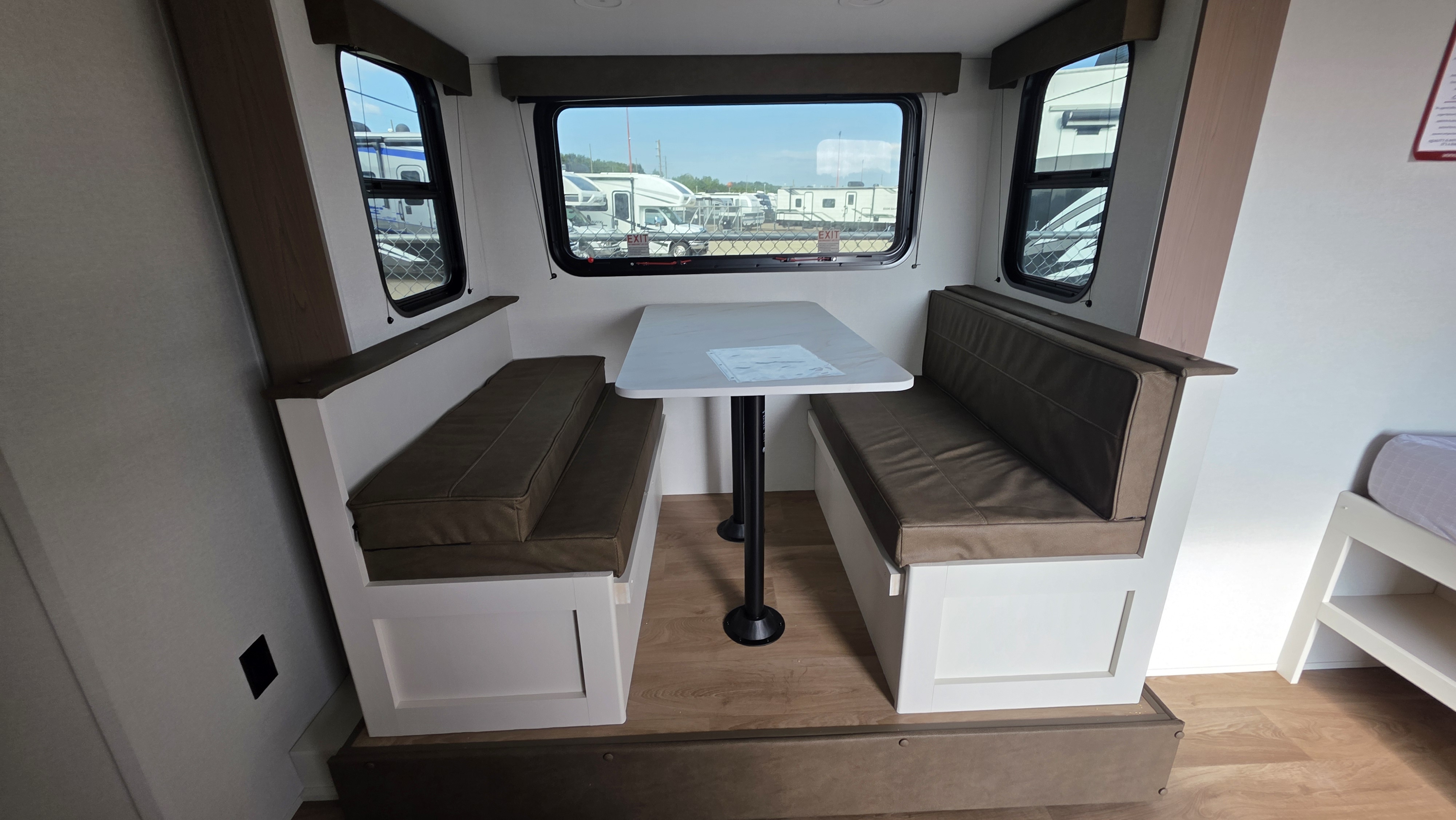 2027 GRAND DESIGN TRANSCEND 161DB - Image 8