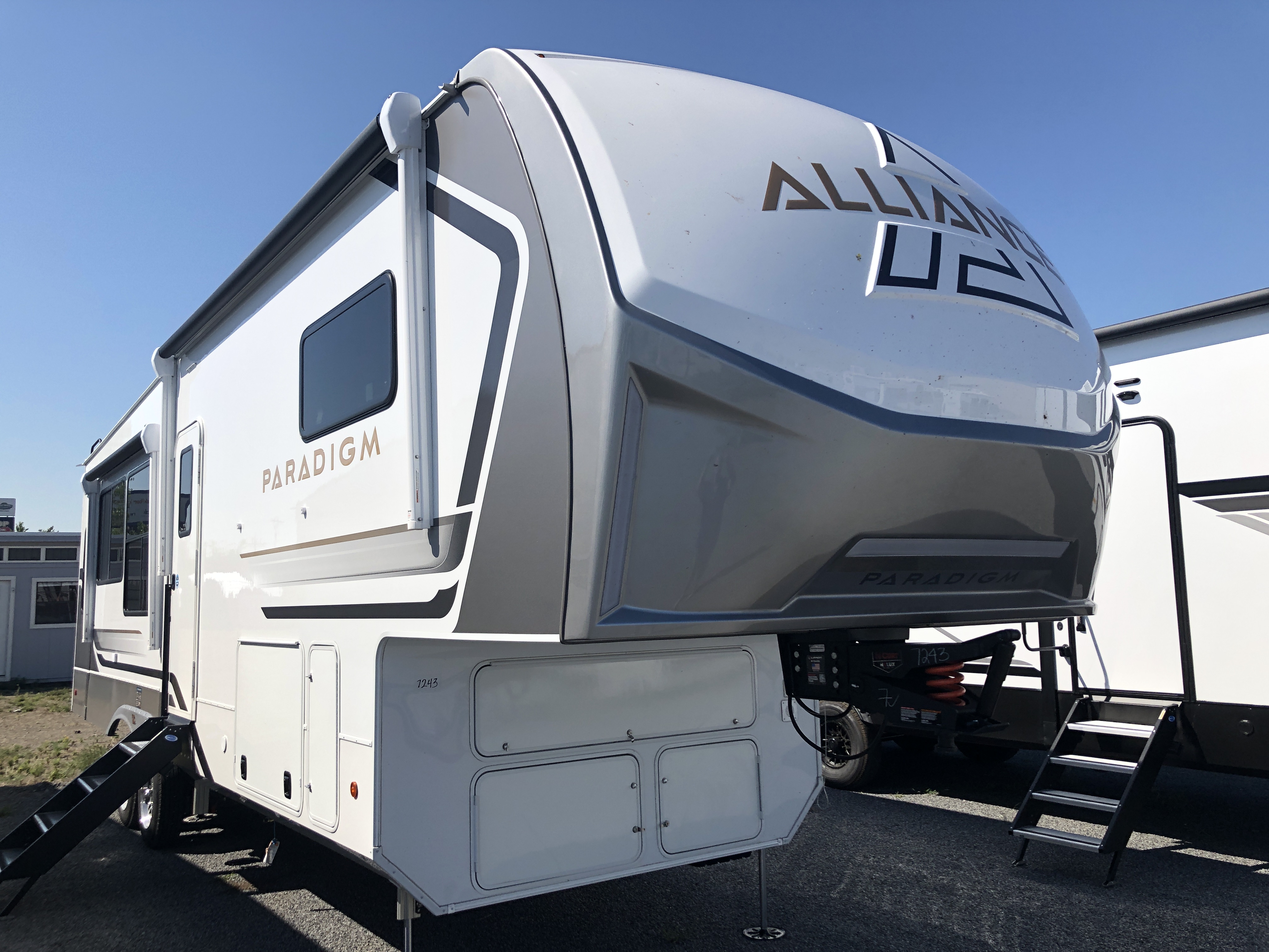 2026 Alliance RV Paradigm 310RL - Image 2