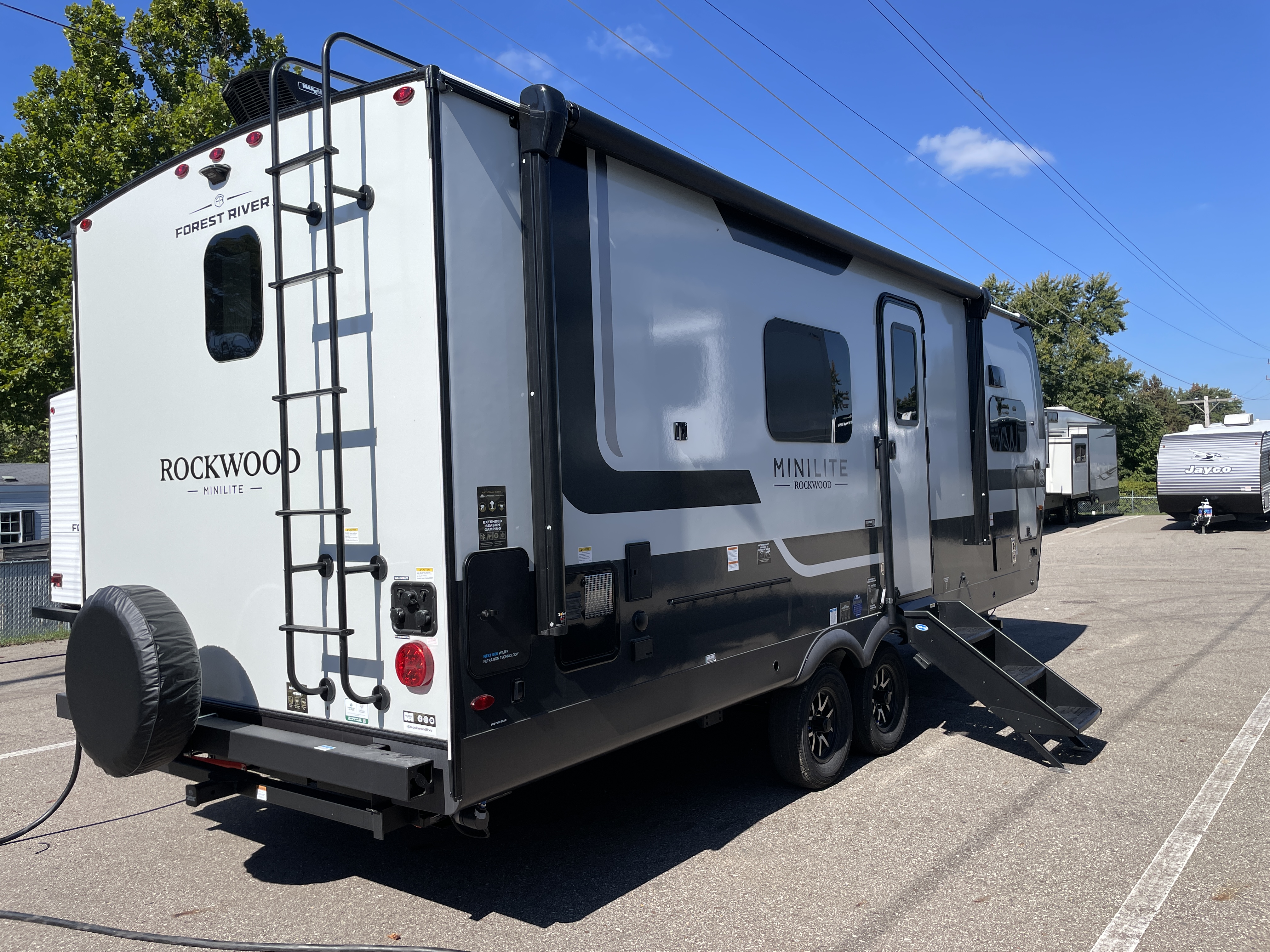 2027 Forest River Rockwood Mini Lite 2523MBR - Image 3