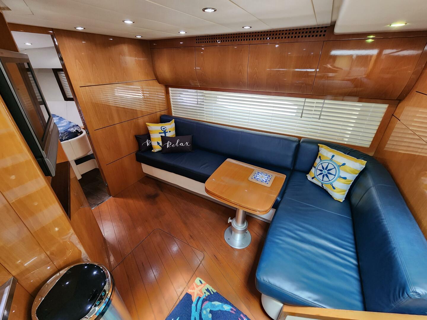 2006 Pershing - Image 13