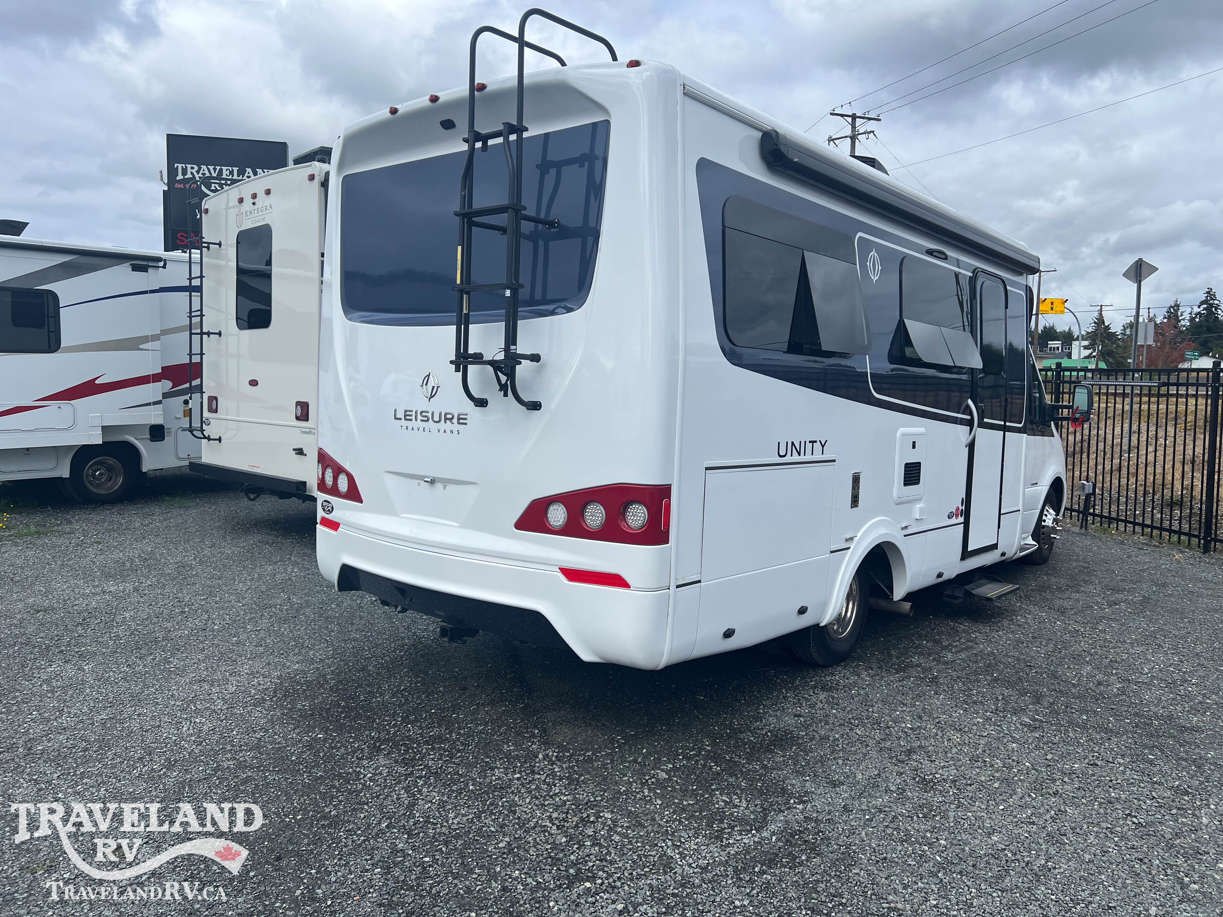 2023 Leisure Travel Unity U24CB - Image 6