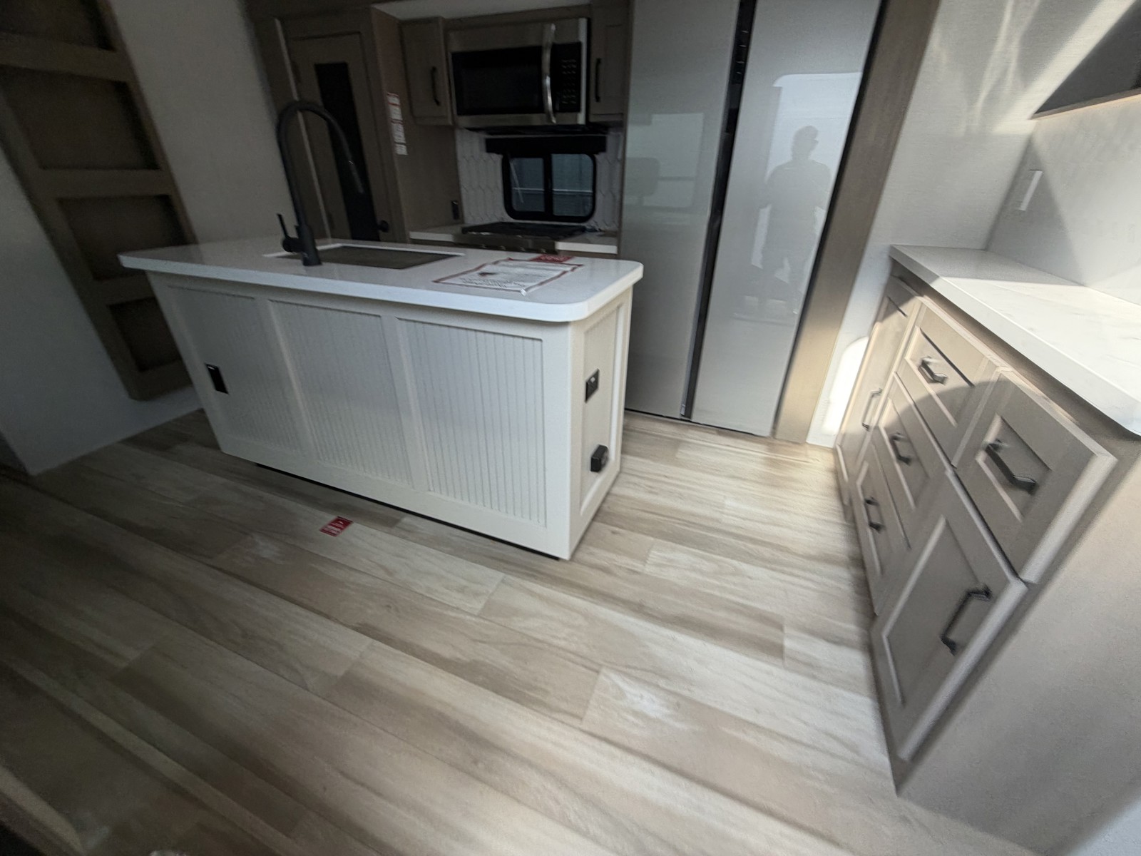 2025 GRAND DESIGN 360FLS - Image 9