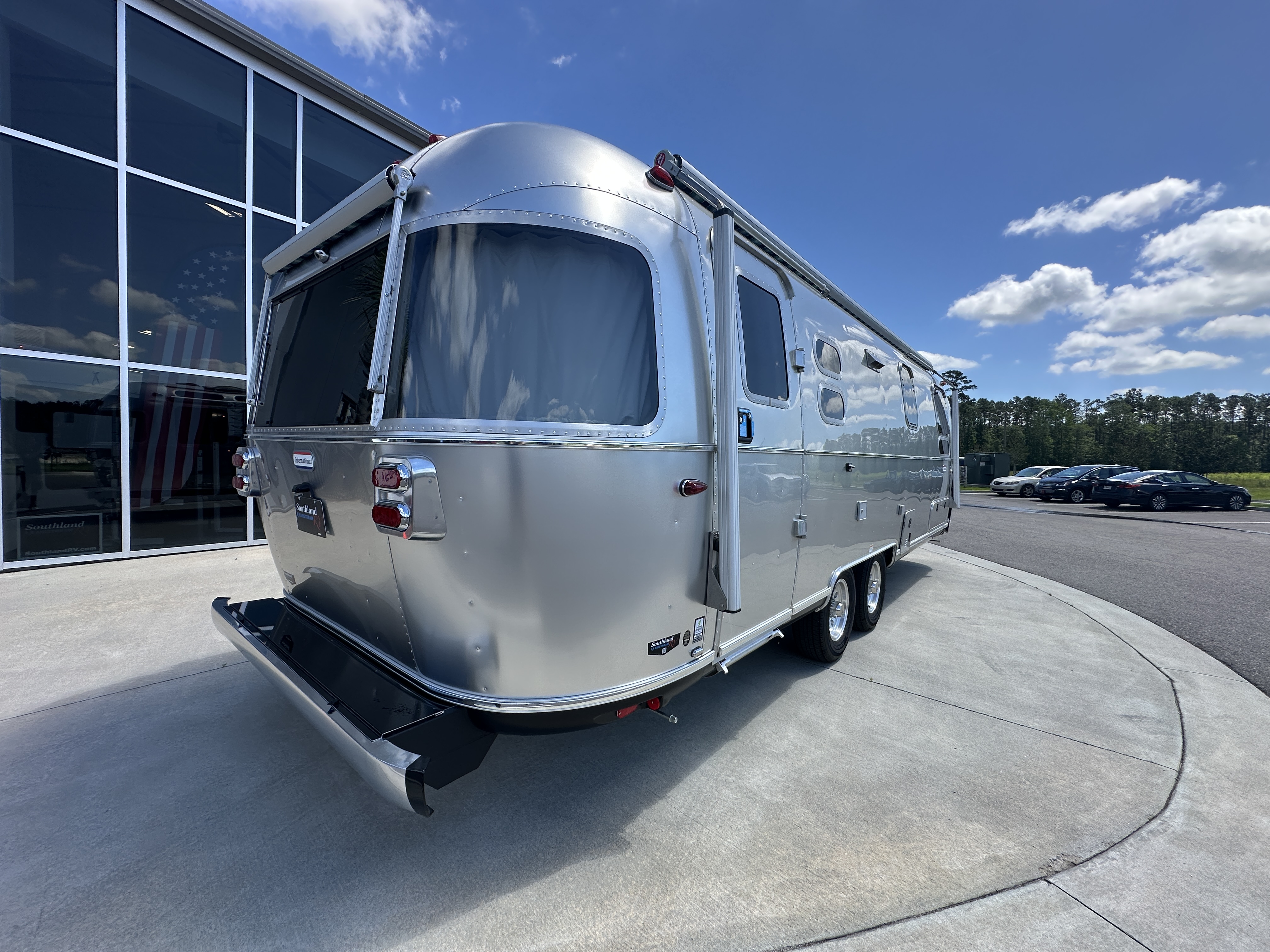 2026 Airstream International 27FB - Image 4