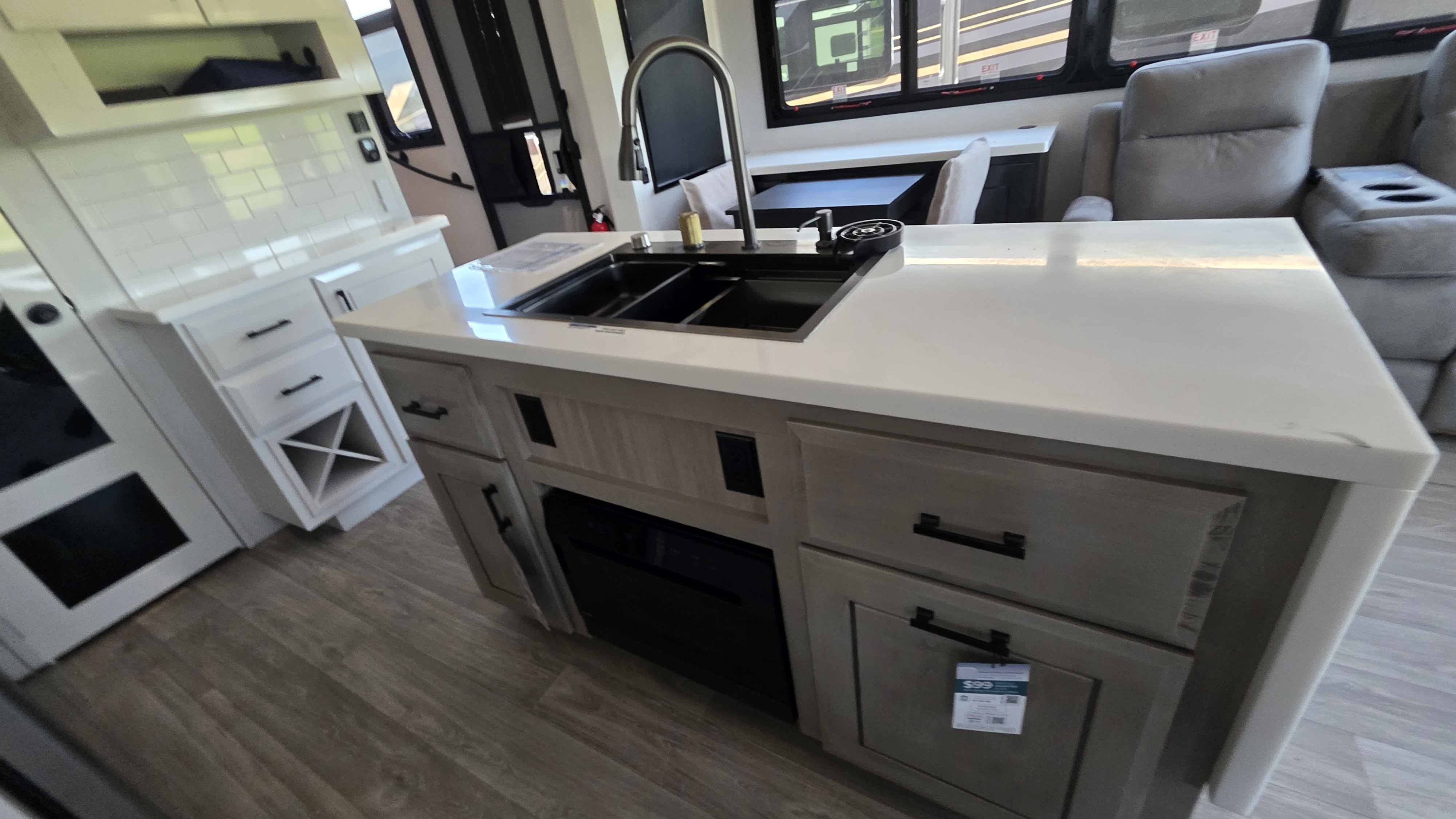 2027 JAYCO PINNACLE 32RLTS - Image 12