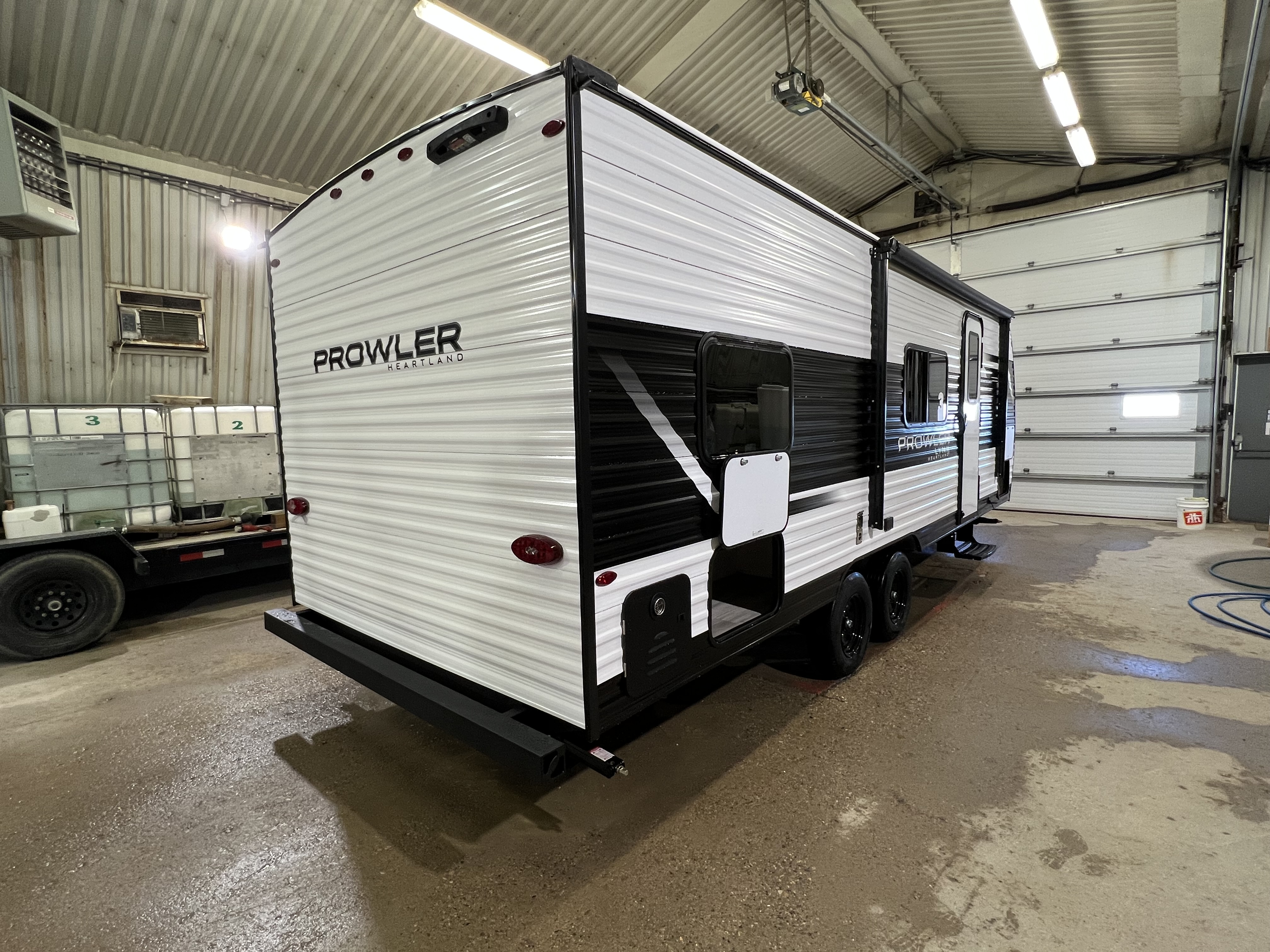2027 Heartland Prowler Lynx 2500BH - Image 9