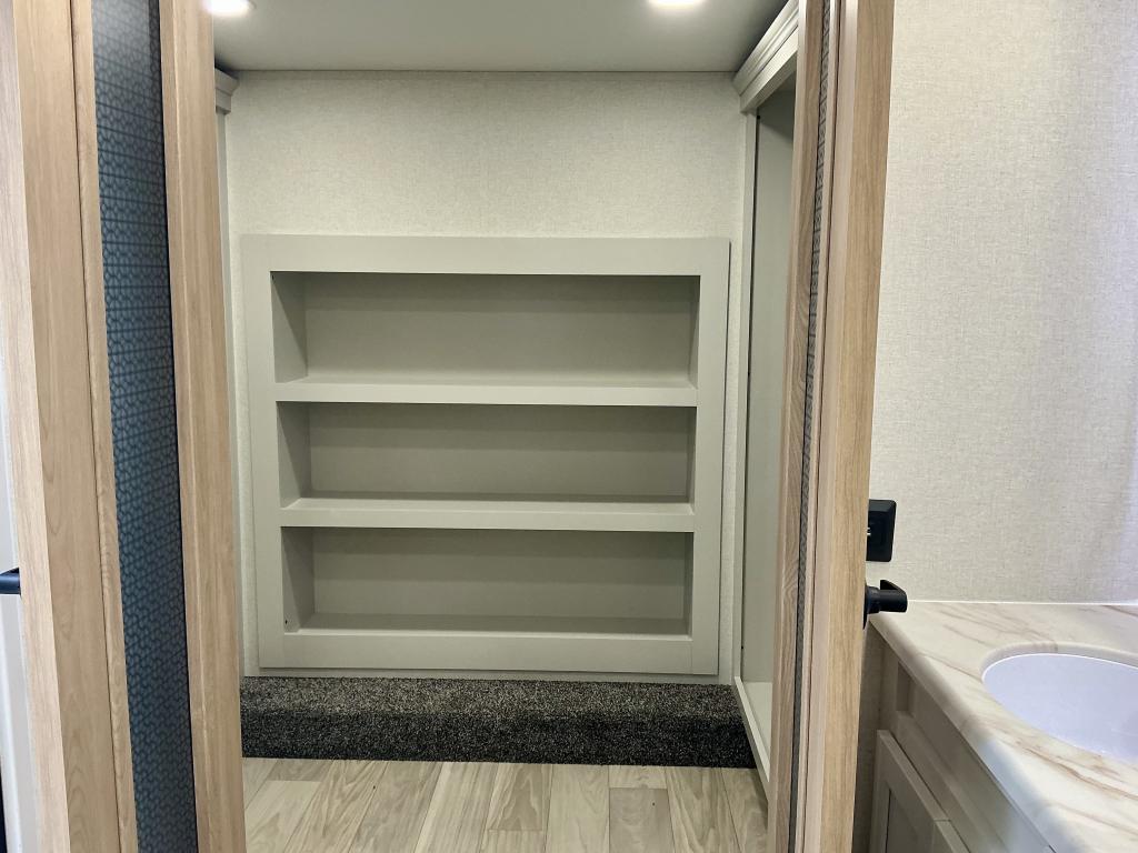 2026 FOREST RIVER 3800RK - Image 33