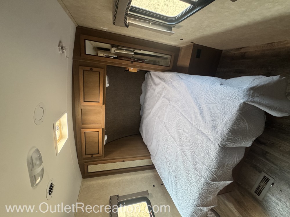 2015 Cruiser RV Shadow Cruiser S-288RKS - Image 16