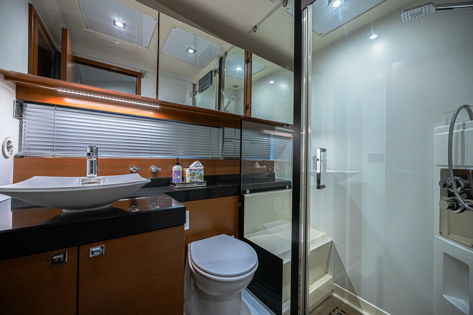 2013 Prestige 550S - Image 34
