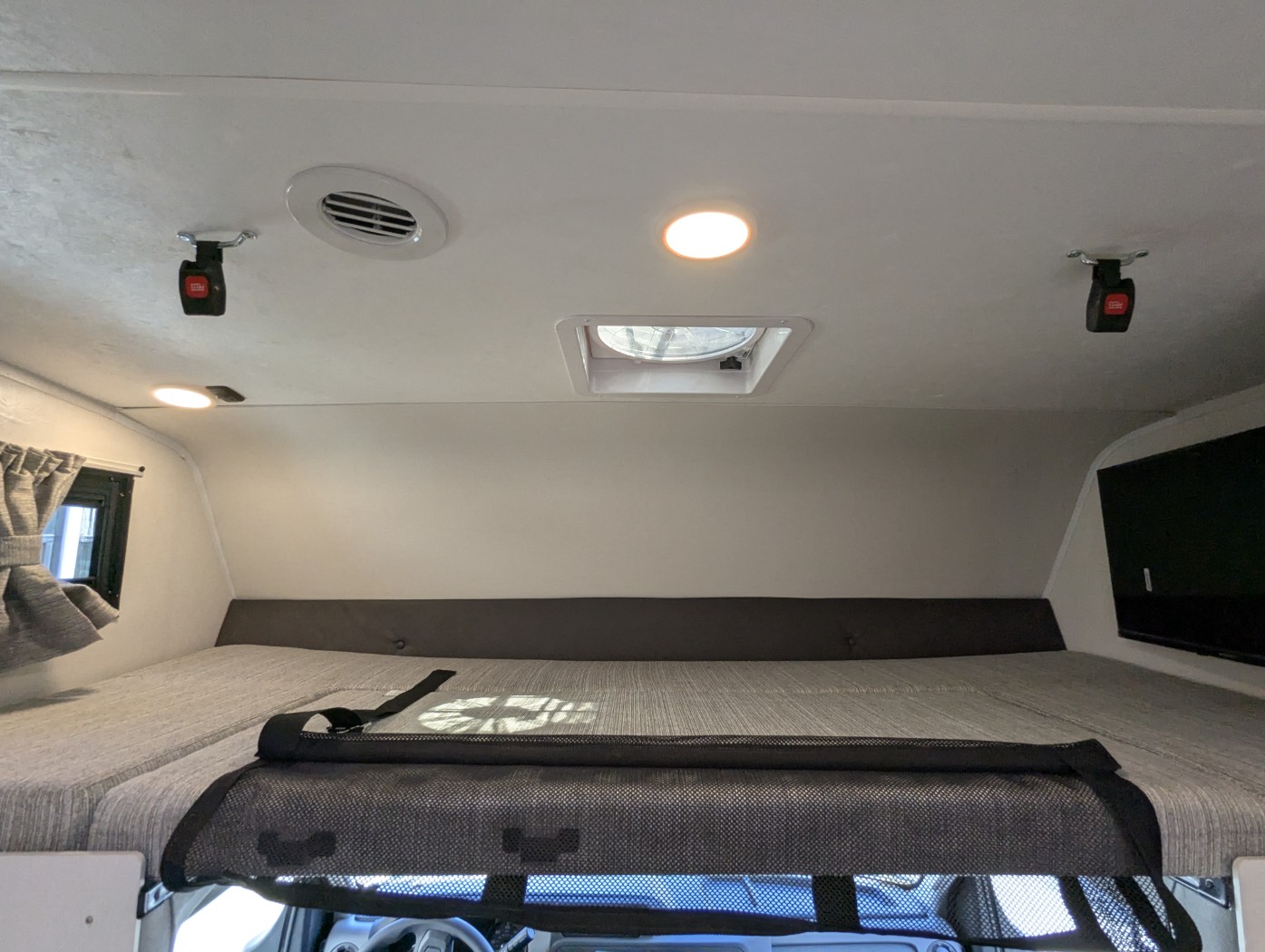 2027 Coachmen Cross Trail 26XG - Image 12