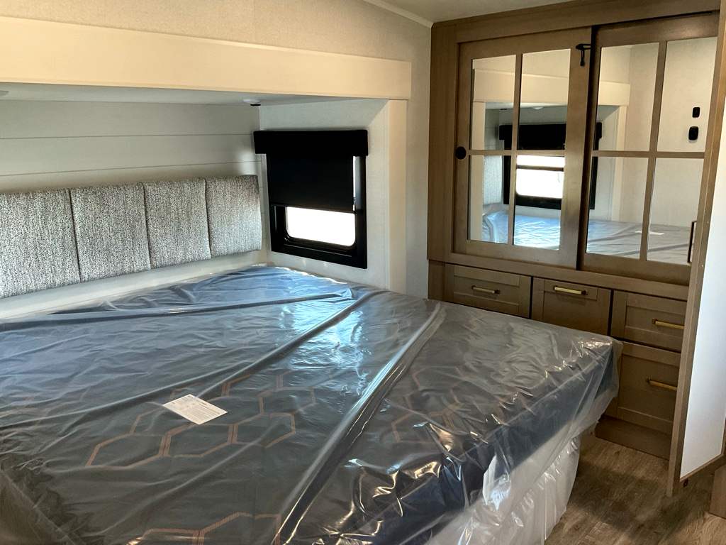 2027 JAYCO Eagle 355 MBQS - Image 22