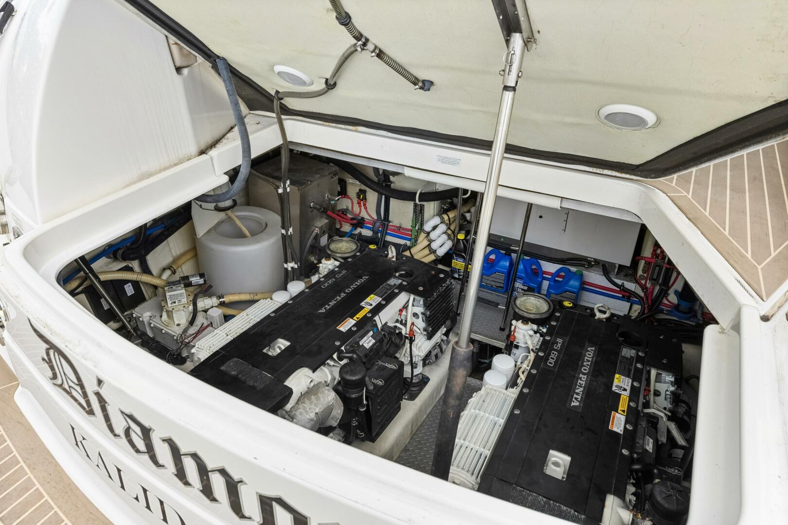 2016 Formula 45 Yacht - Image 45