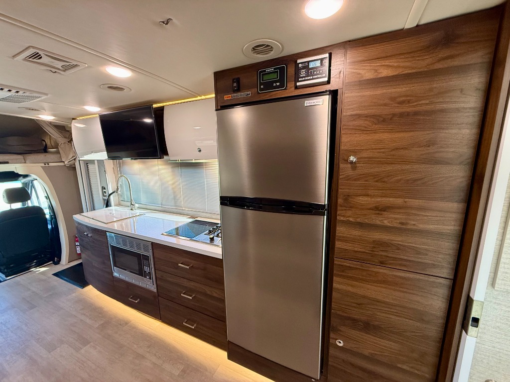 2020 Winnebago View 24D - Image 14