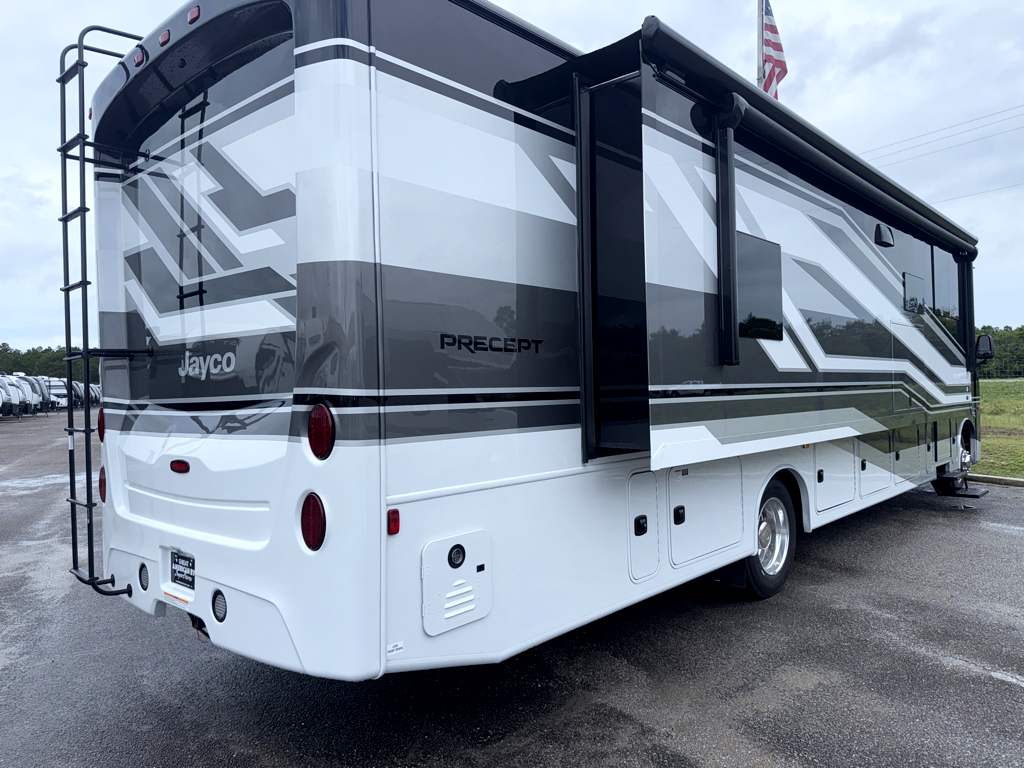 2027 JAYCO PRECEPT 36C - Image 4