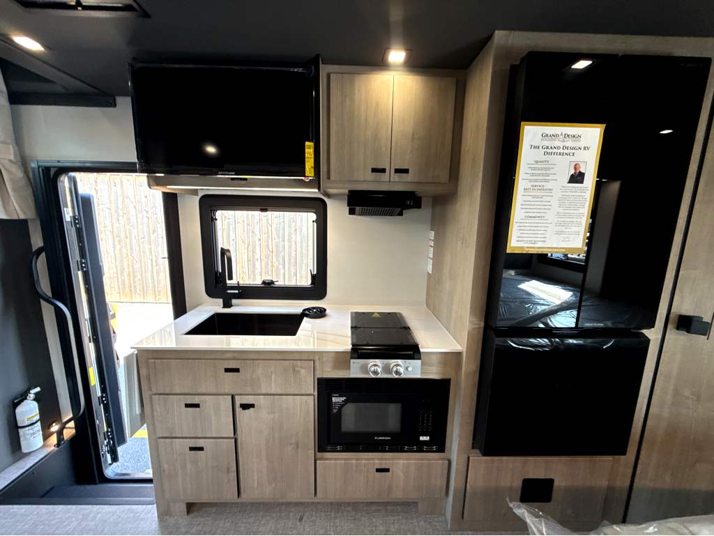 2027 Grand Design Lineage Series M 25FW - Image 23