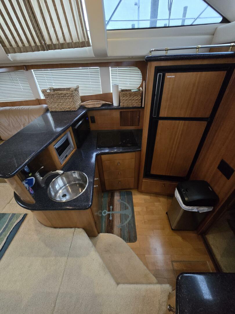 2002 Carver 444 Cockpit Motor Yacht - Image 31