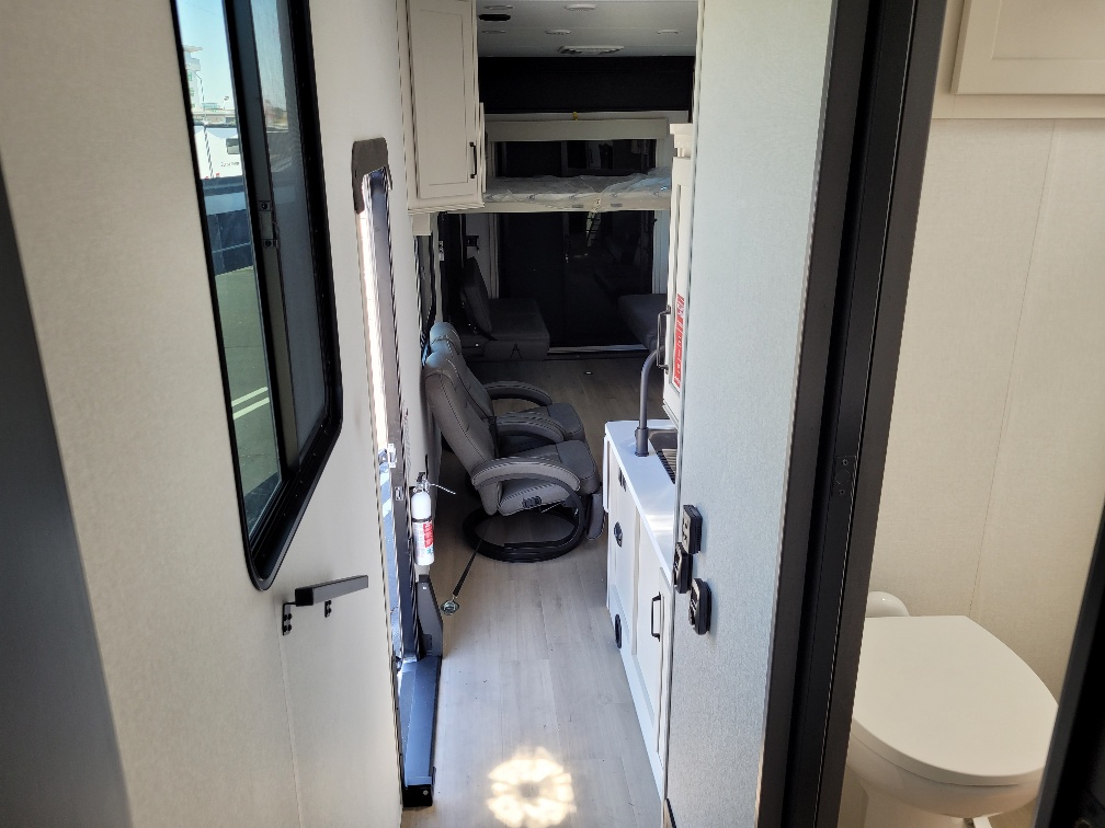 2026 Grand Design Momentum G-Class 325G - Image 23