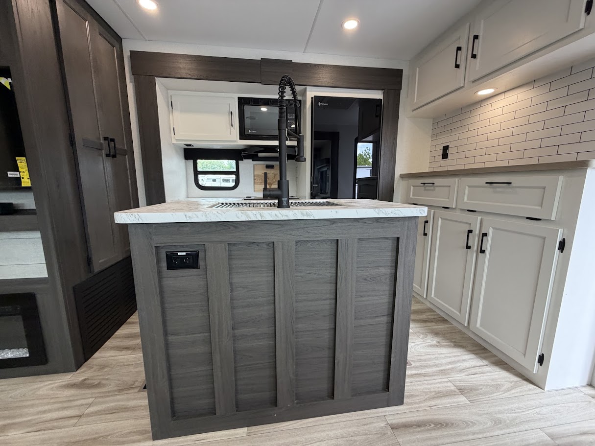 2026 VENTURE RV SPORTTREK 327VIK - Image 26