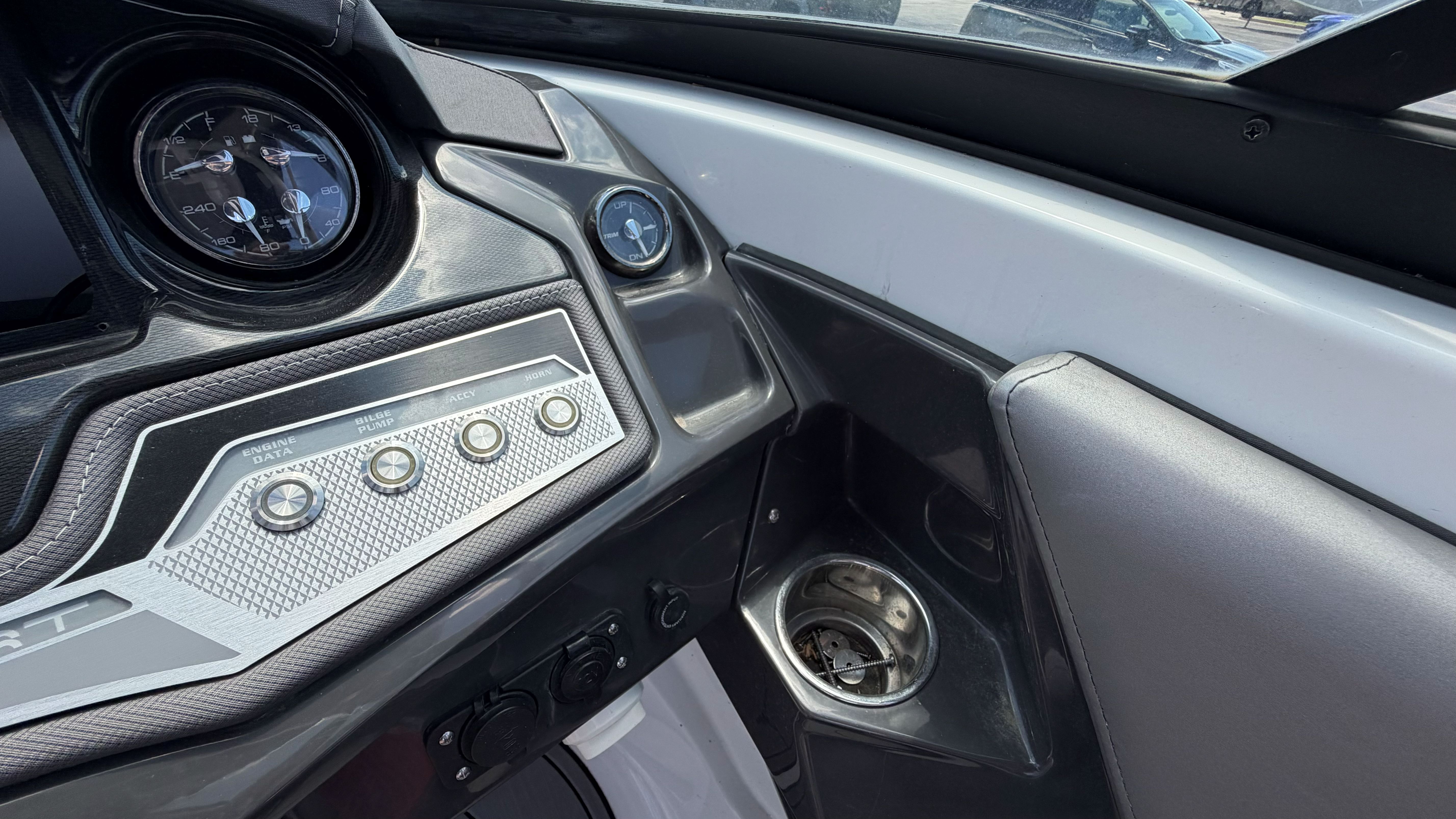 2023 Monterey 238 Super Sport - Image 34