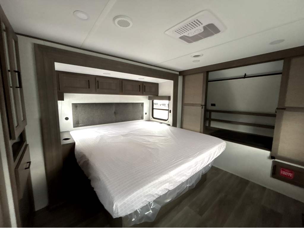 2026 GRAND DESIGN TRANSCEND 315RKT - Image 21