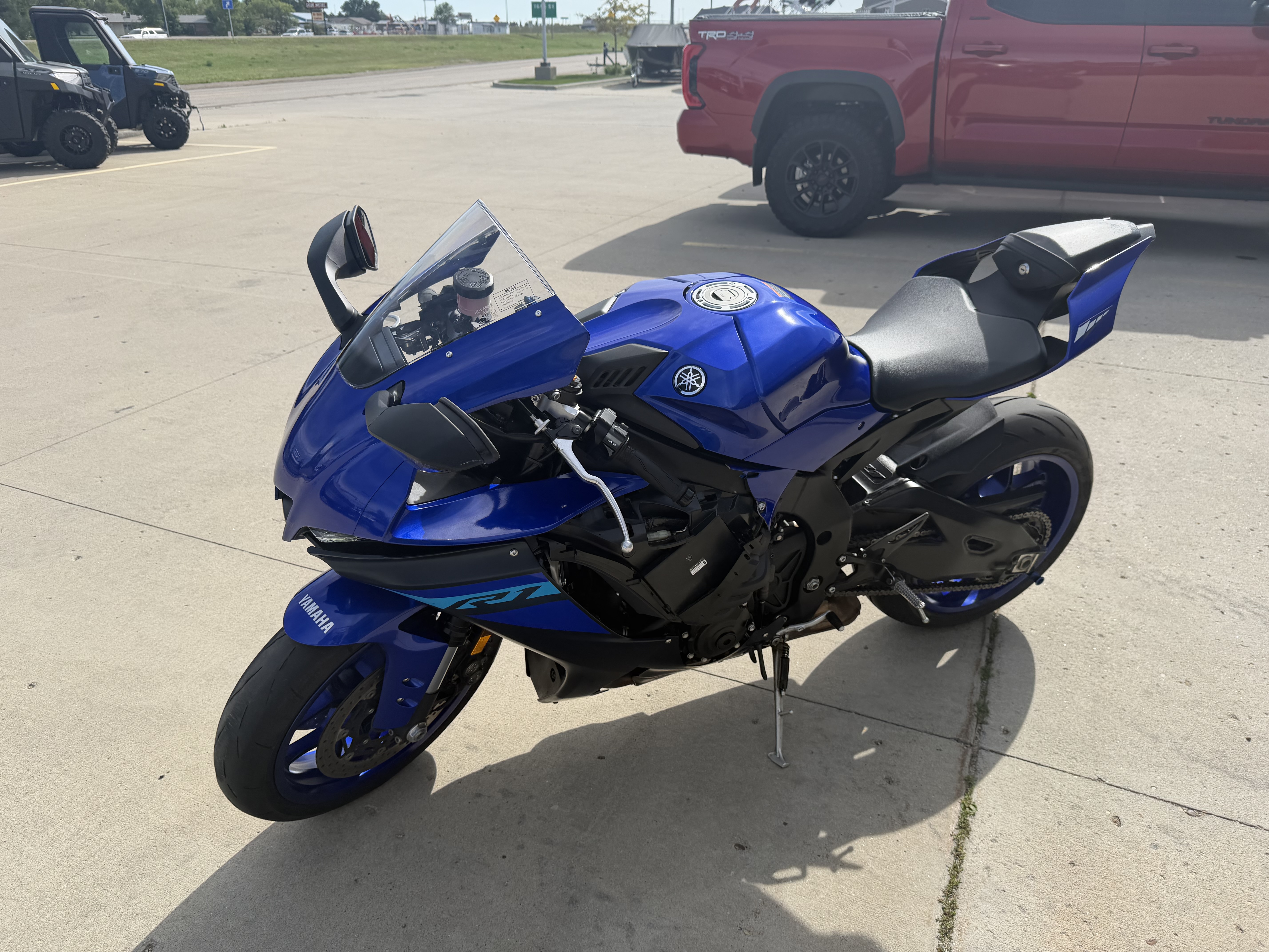 2024 Yamaha YZF R1 - Image 6
