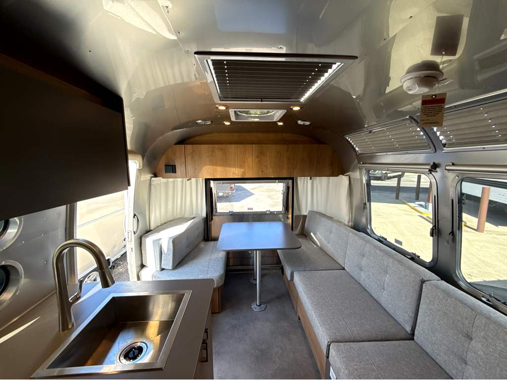 2026 AIRSTREAM TRADE WIND 25FBT - Image 13