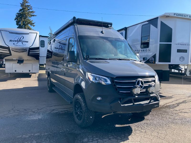 2025 27North Venture Van 170 - Image 2