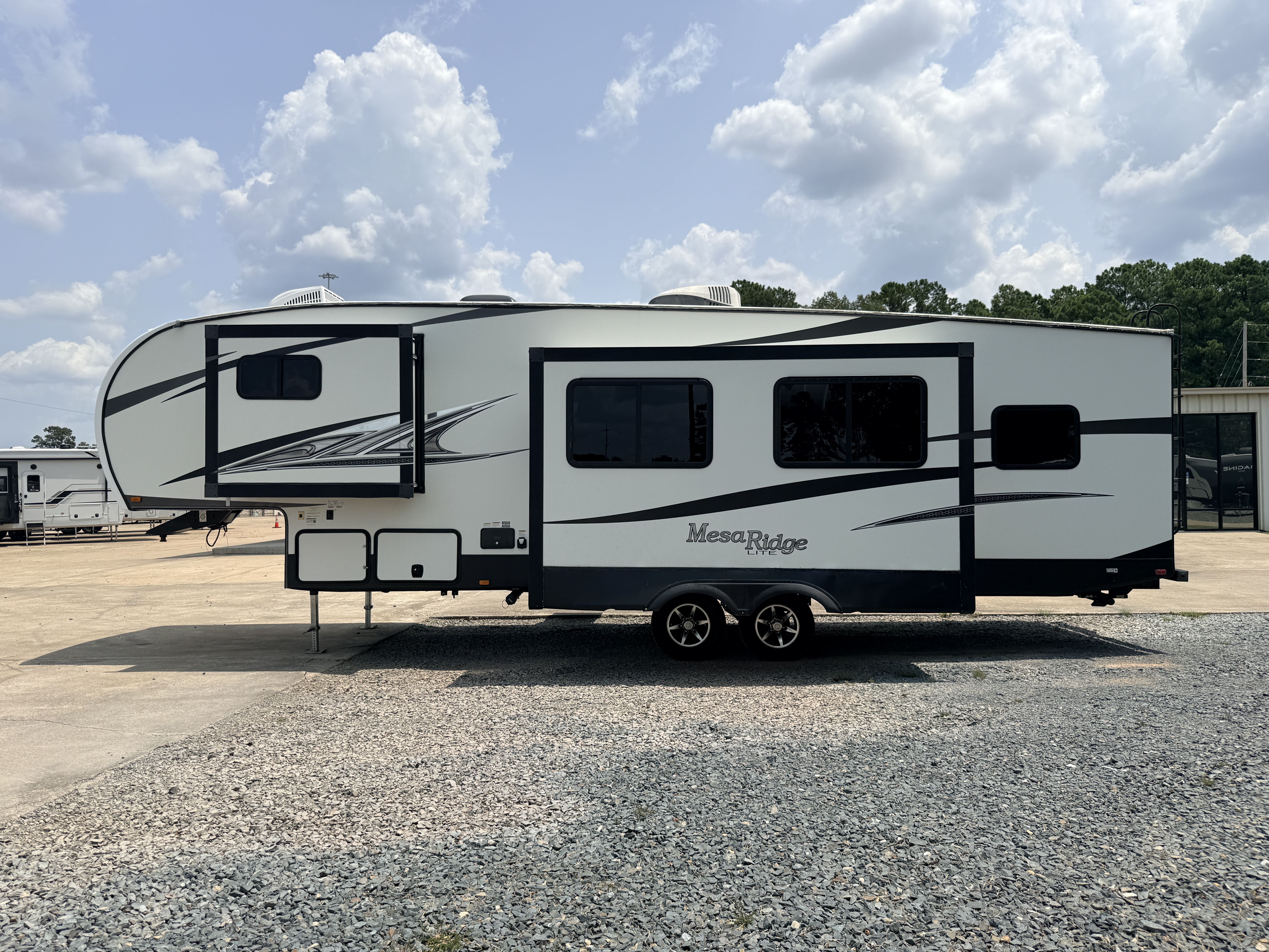 2019 Highland Ridge Mesa Ridge Lite MF2950BH - Image 5
