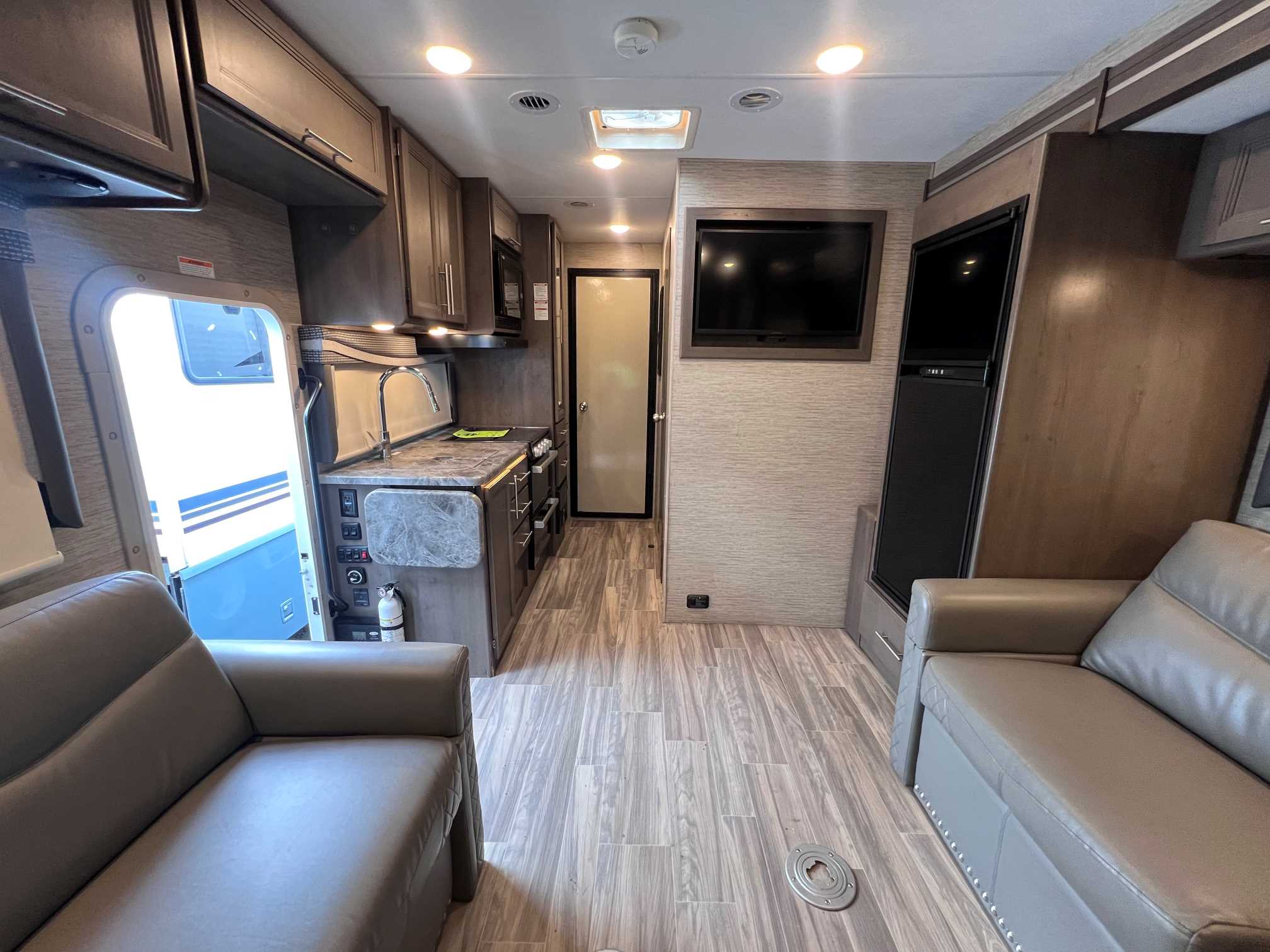 2023 Thor Motor Coach Outlaw 29J - Image 9