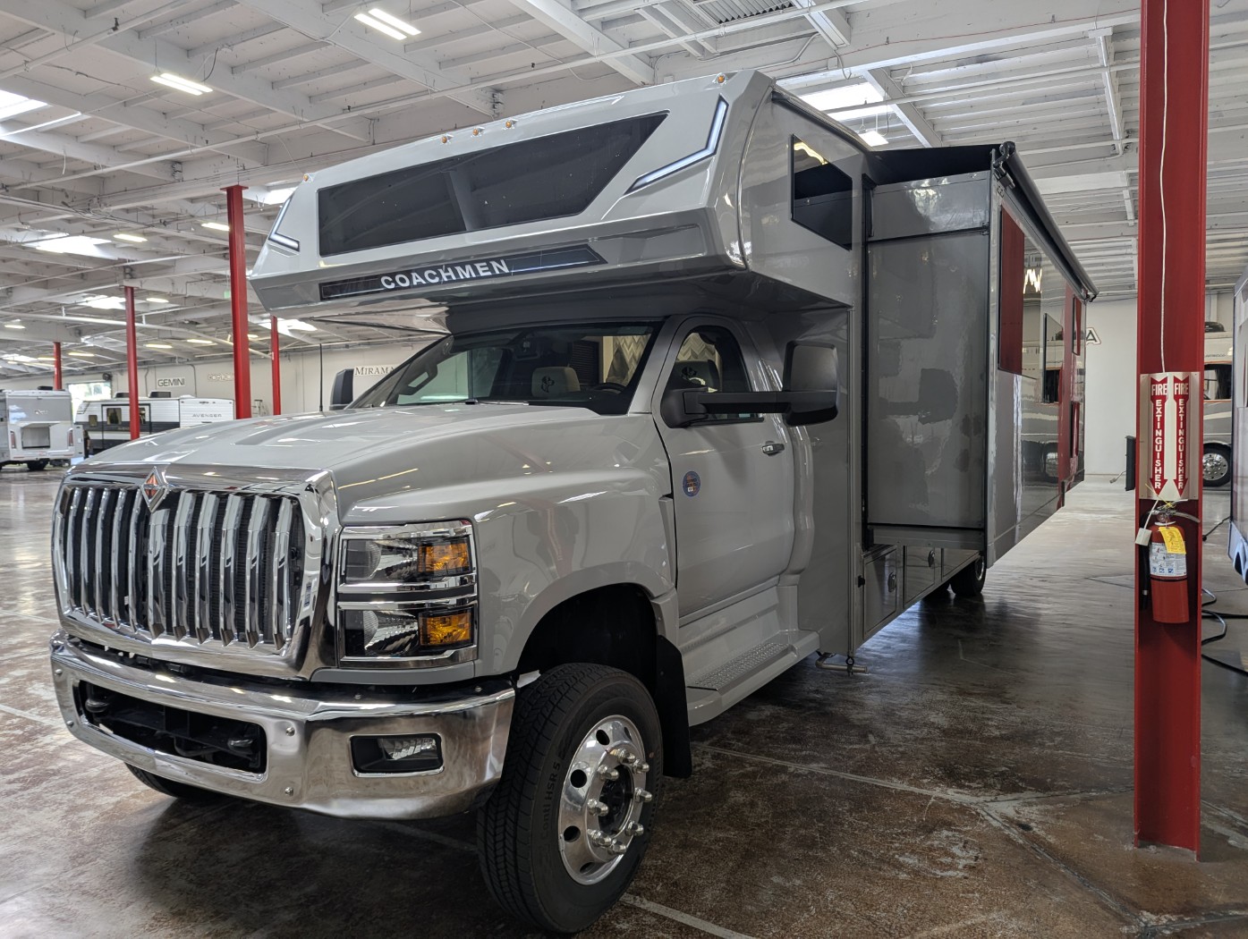 2026 Coachmen Entourage 340BH - Image 3