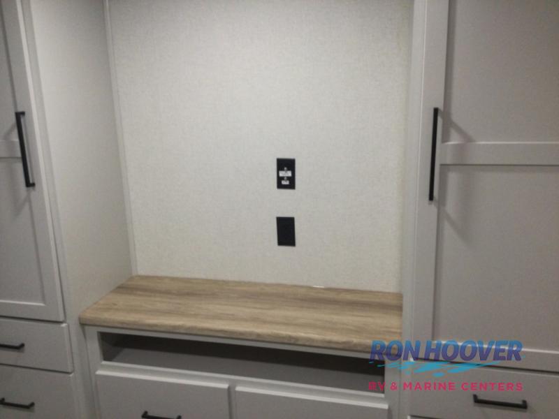 2025 FOREST RIVER 4002FB - Image 17
