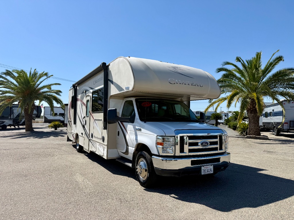 2017 Chateau 28Z - Image 2