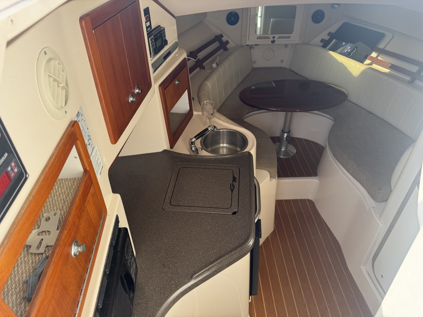 2007 Grady-White 305 Express - Image 19