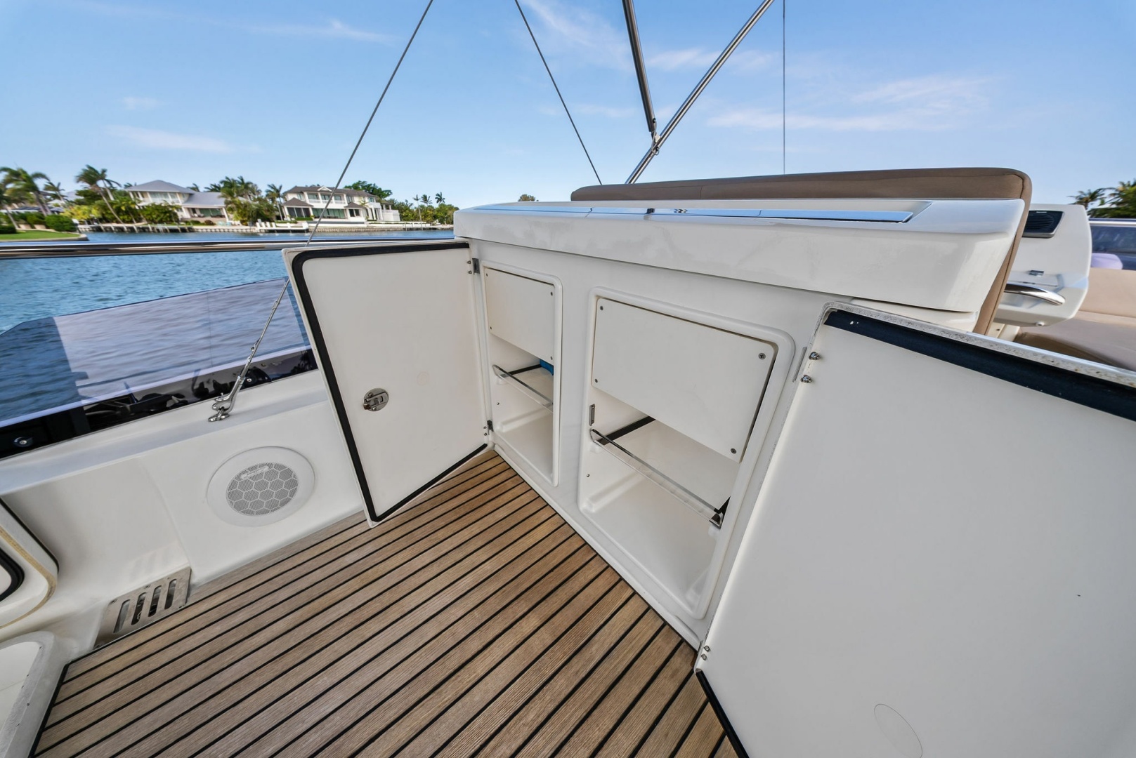 2015 Prestige 550 Base - Image 21