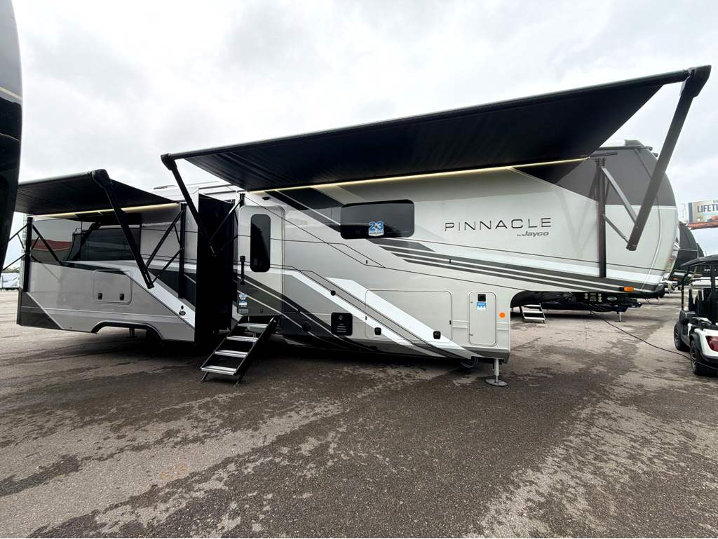 2027 JAYCO PINNACLE 39FBRL - Image 2