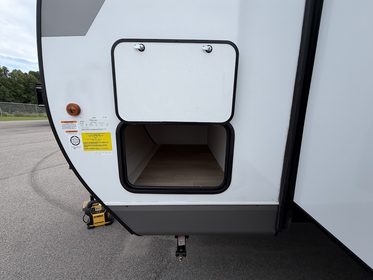 2027 JAYCO JAY FLIGHT 325BHT - Image 3