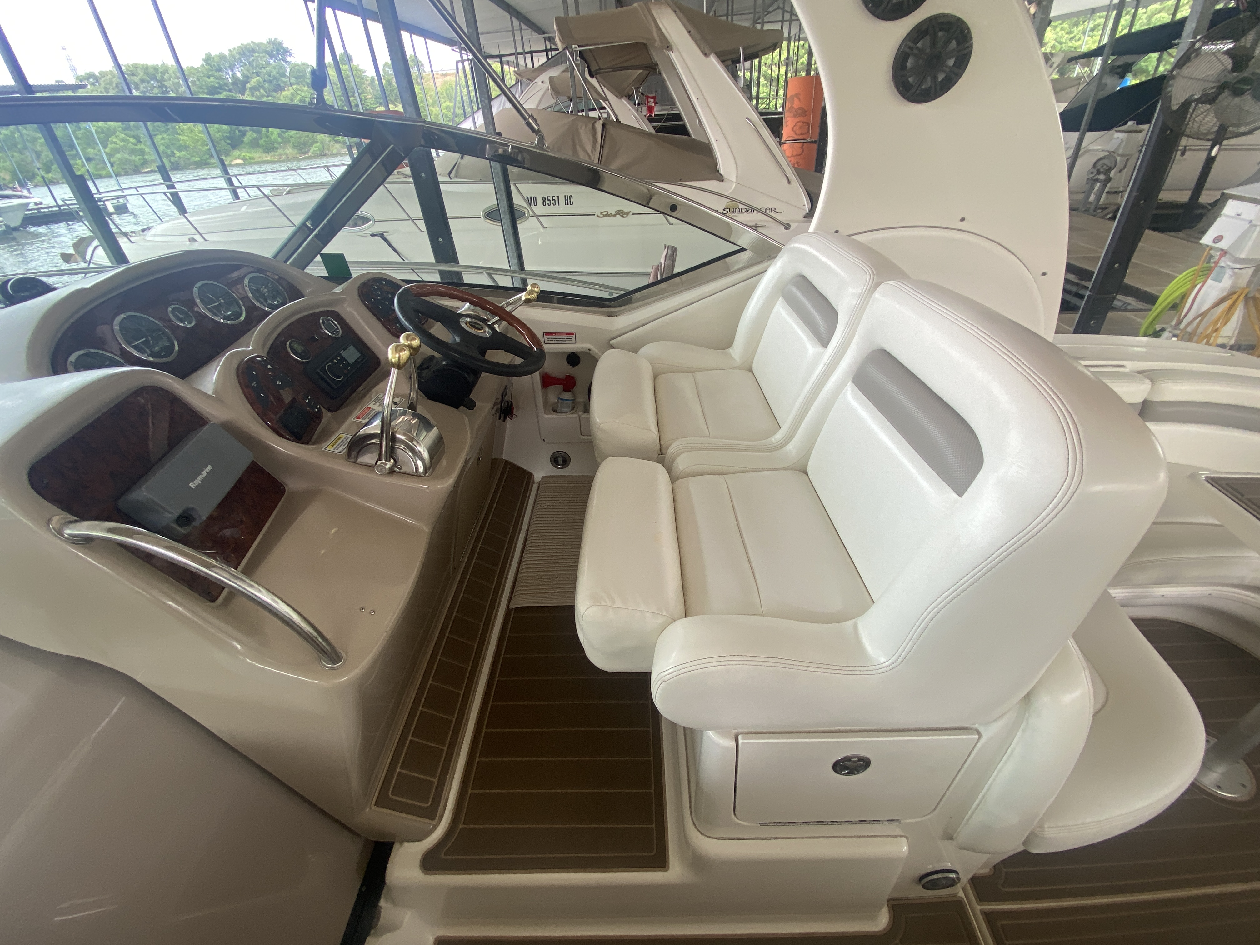 2003 Sea Ray 320 Sundancer - Image 28