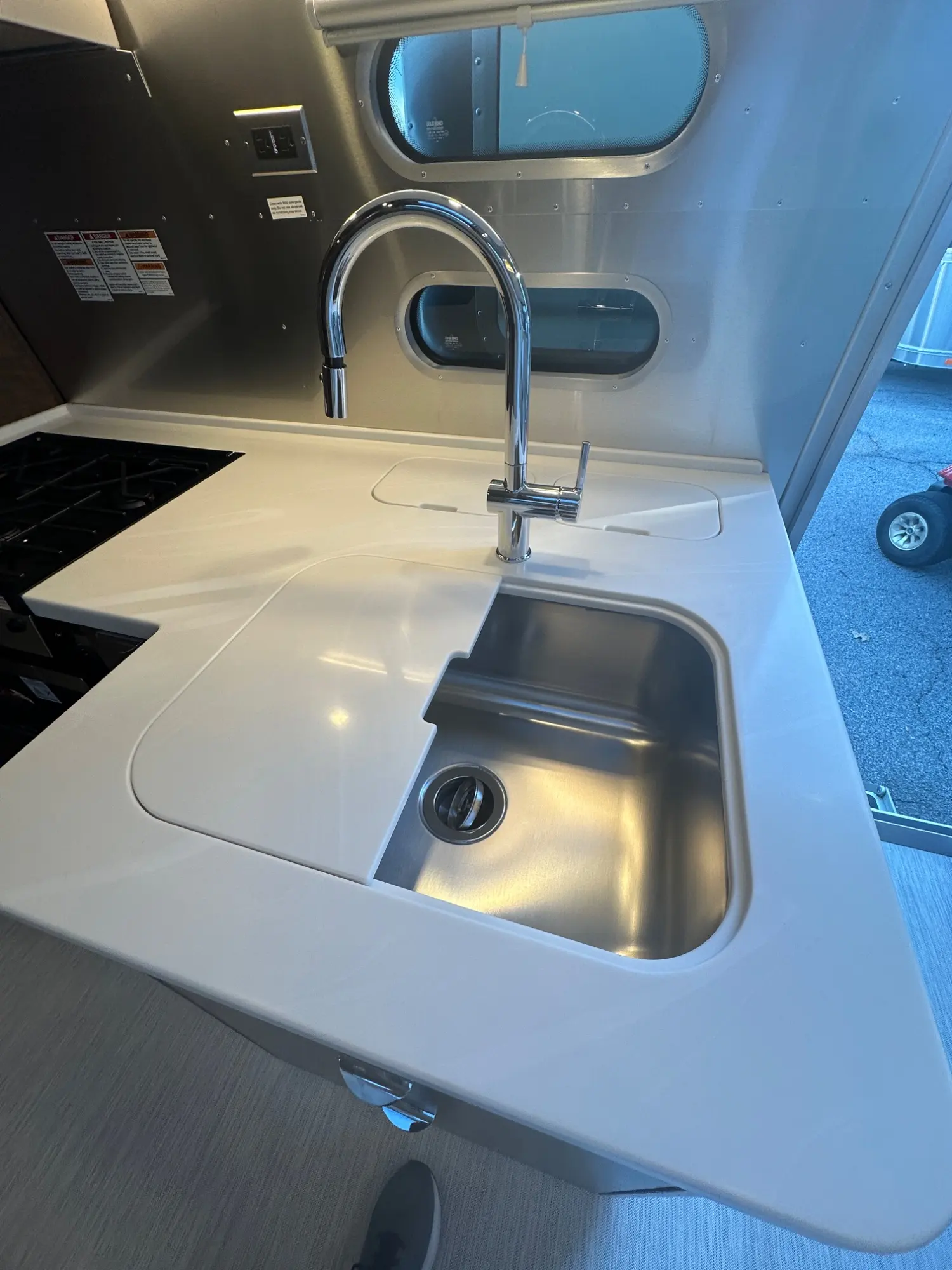 2027 Airstream Globetrotter 25FBT - Image 9
