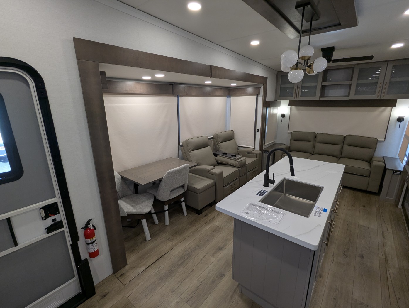 2026 Alliance RV Paradigm 340RL - Image 23